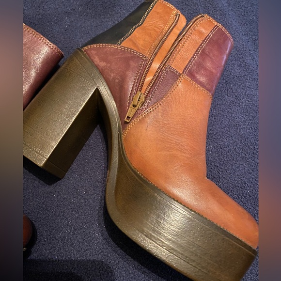 Steve Madden Booties size 8 - Picture 2 of 3